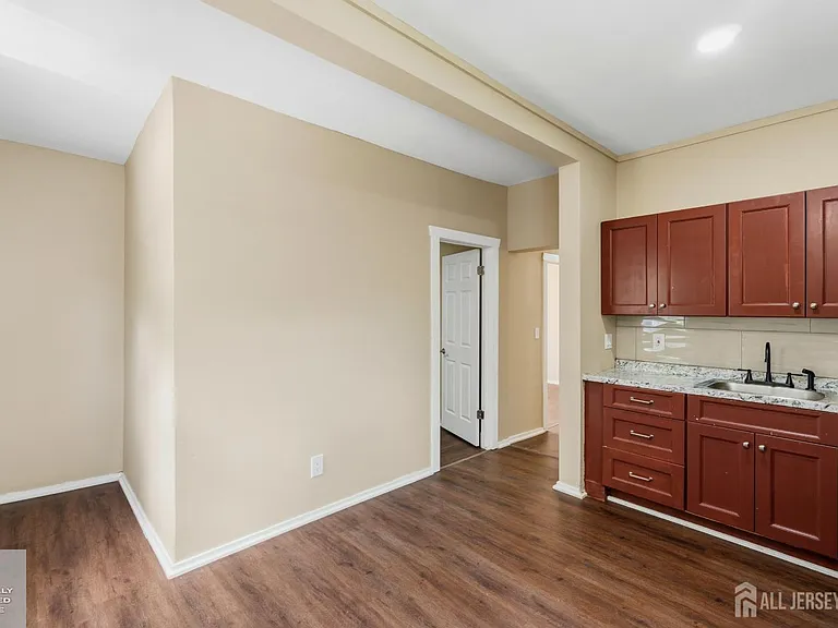 1648 Essex St #1 — Photo 19