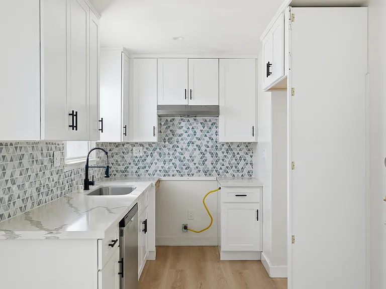 7227 Beck Ave #1/2 — Photo 10