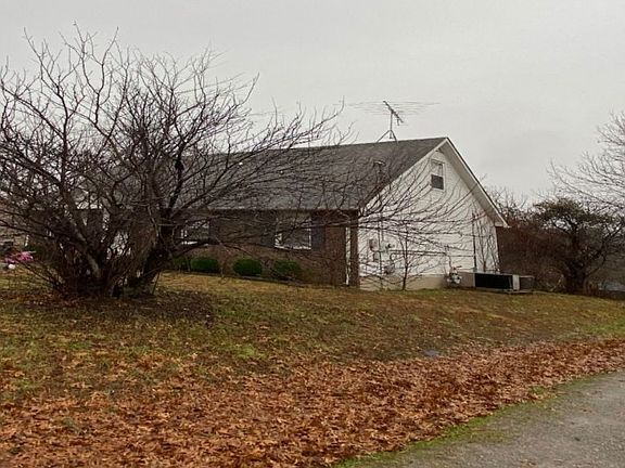 2nd image of 1903 Roan Dr