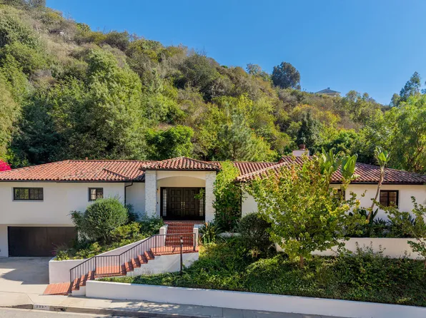 1132 Chantilly Rd, Los Angeles, CA 90077