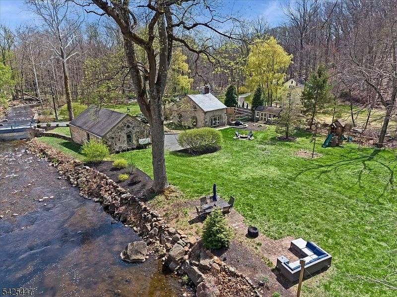 1st image of 2 Mill Rd