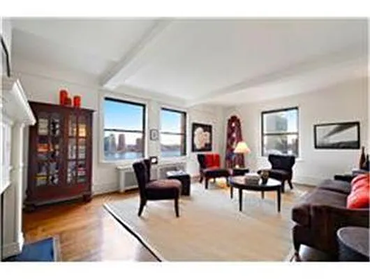 Rented by Douglas Elliman | media 15