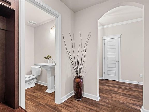 4th image of 9855 Maxwell Run