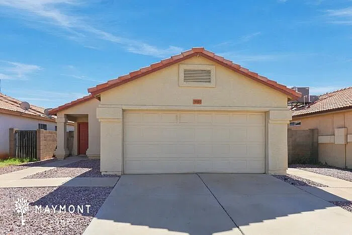 3027 W Melinda Ln