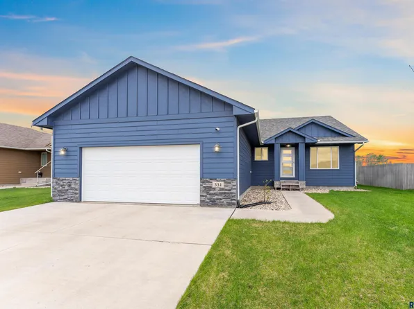 331 Thelma Ave, Harrisburg, SD 57032