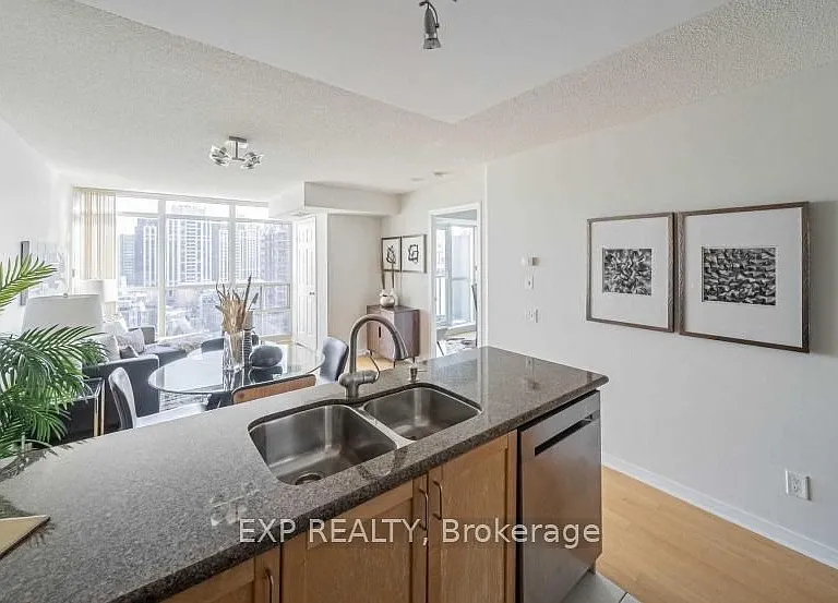 28 Harrison Garden Blvd #1112 — Photo 7