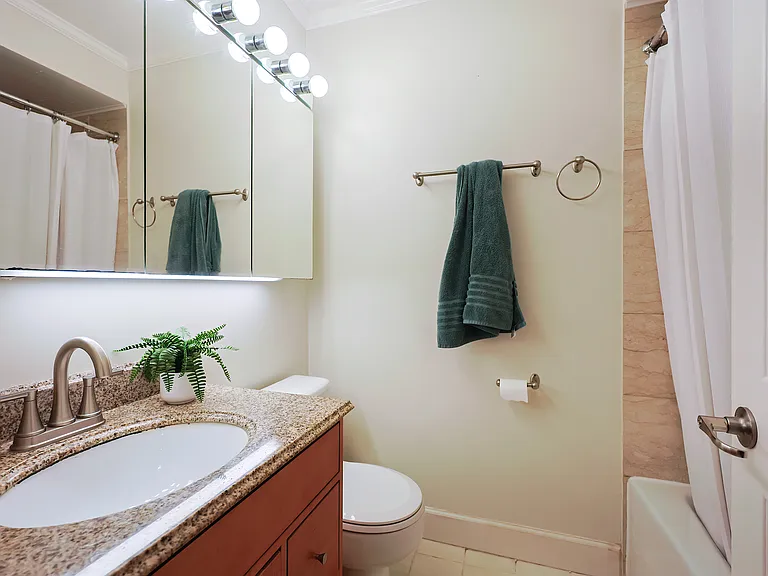 147 Kelton St #607 — Photo 5