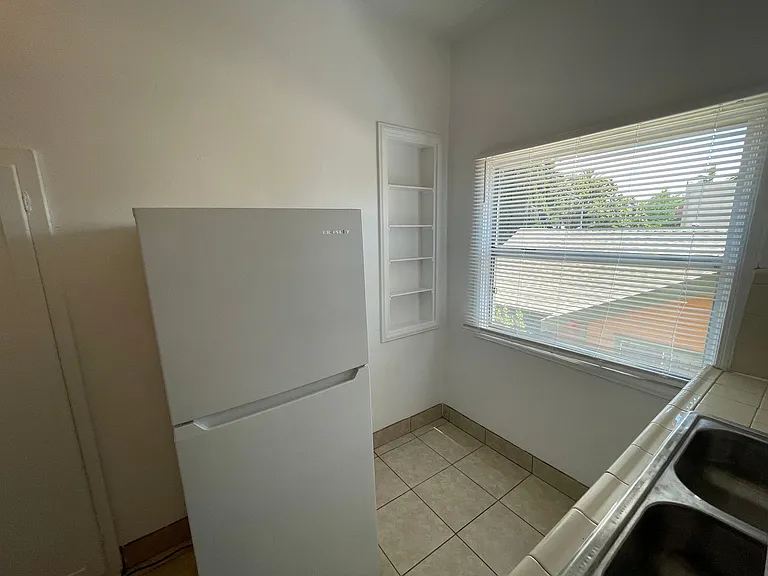 1095 Saint Louis Ave #H — Photo 15