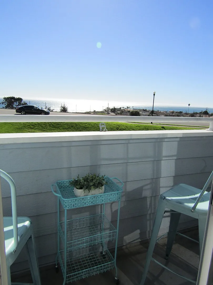 Gorgeous 1 Bed, 1 Bath Updated Condo in Shell Beach, Ample Amenities and All Utilities Included! — Photo 1