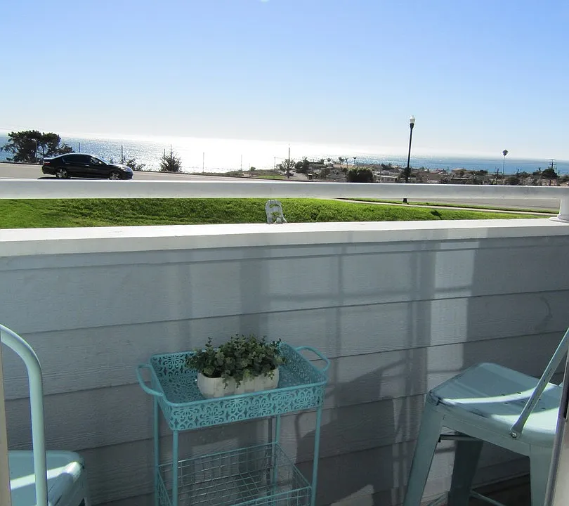 330 Foothill Rd