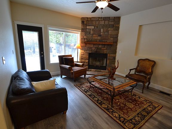 3rd image of 704 Deer Forest Dr