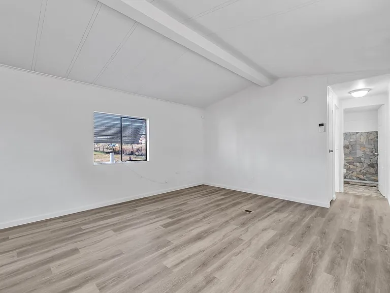 22450 Norris Ln — Photo 5