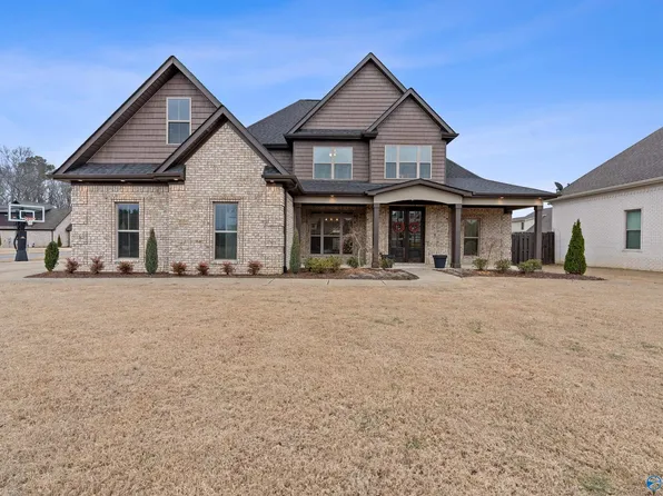 17725 Maree Dr, Athens, AL 35613