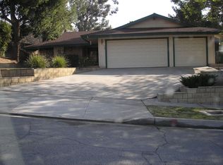 2795 Bonita Dr, Highland, CA 92346