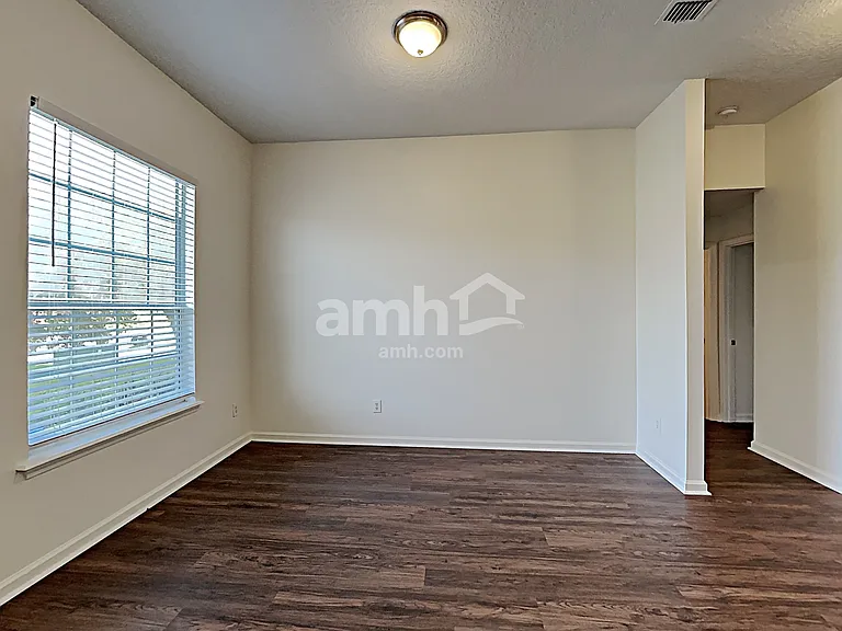 10008 Lancashire Dr — Photo 7