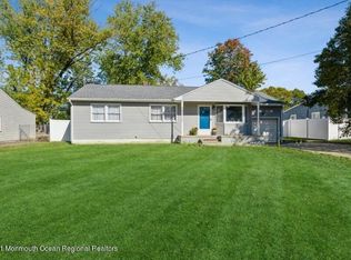 987 Stamler Dr, Toms River, NJ 08753