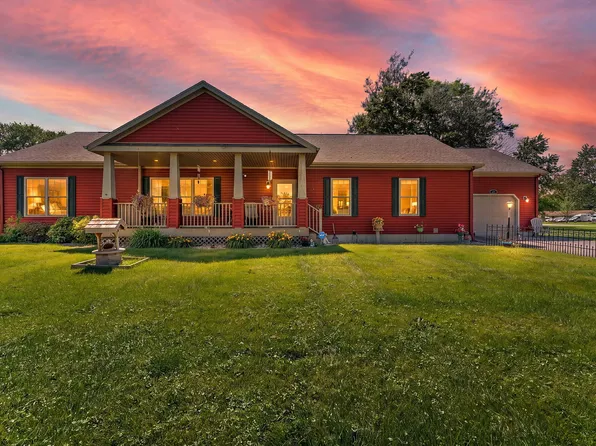 6 S Fish Lake St, Valparaiso, IN 46385