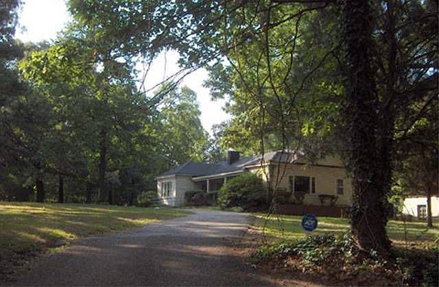 1st image of 7811 Poplar Ave