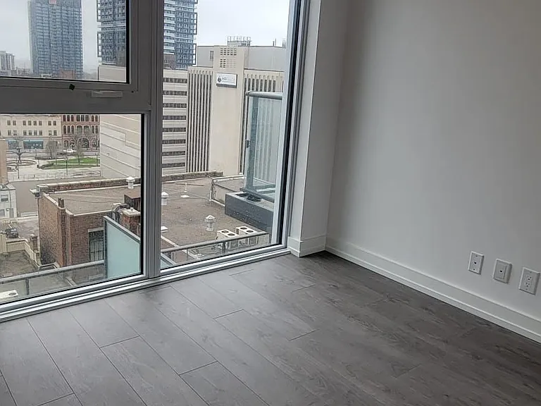 75 James St S #1202 — Photo 20
