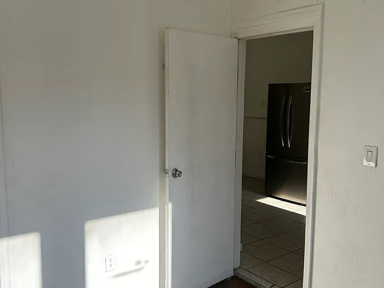 160 W Sandford Blvd #1R — Photo 11
