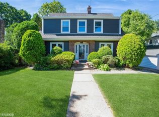 14 Dillon Rd, Larchmont, NY 10538