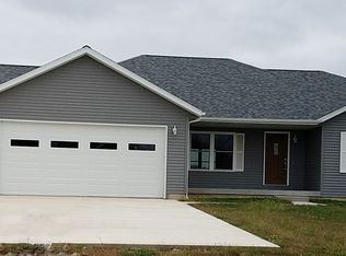 28953 N Woodside Dr, Canton, IL 61520