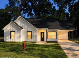 1027 Neal Rd, Picayune, MS 39466
