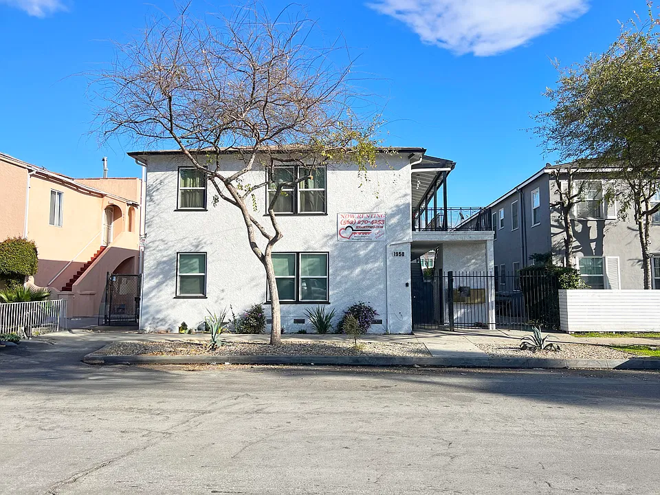 1958 Pine Ave #10