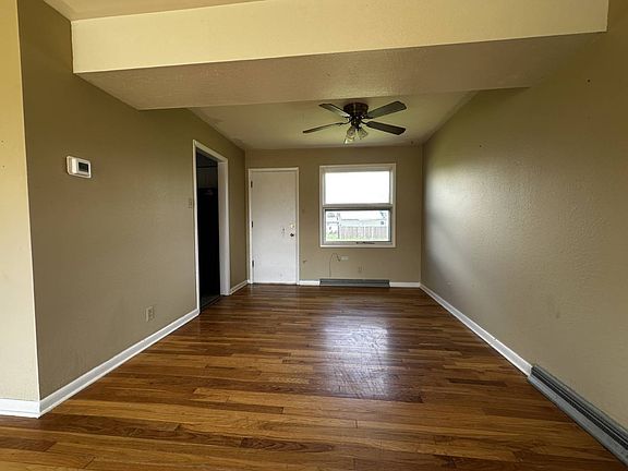 3rd image of 387 Hickory St #D