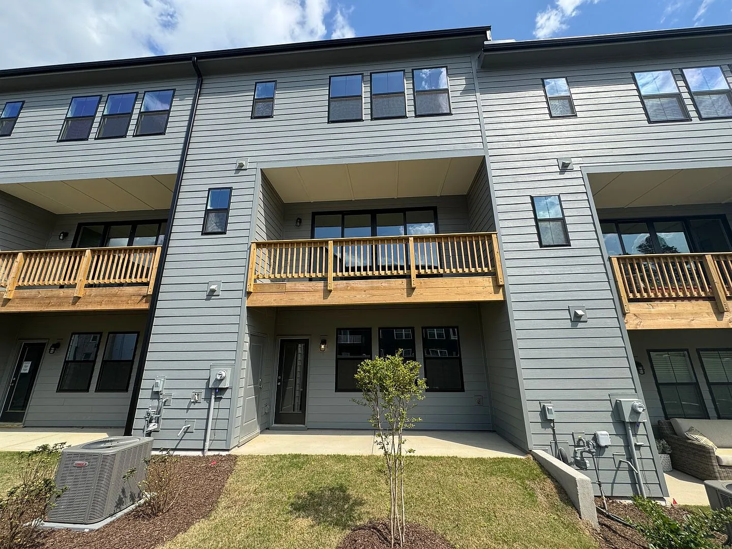 Luxury Townhome Near Umstead Park — Photo 3