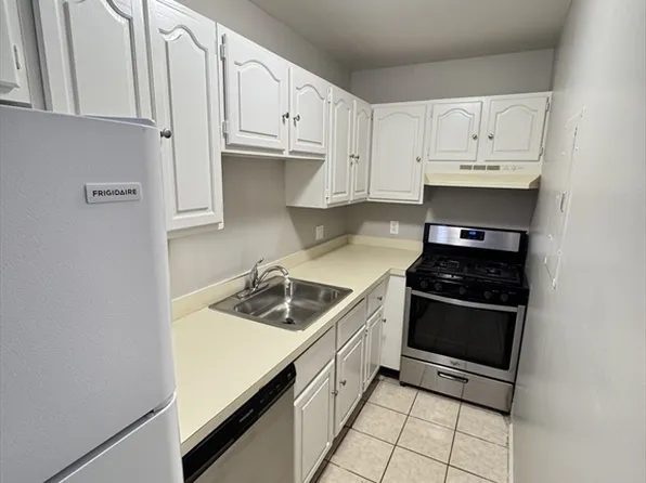 22 Kenmar Dr Unit 194, Billerica, MA 01821