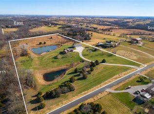 17722 178th St, Tonganoxie, KS 66086