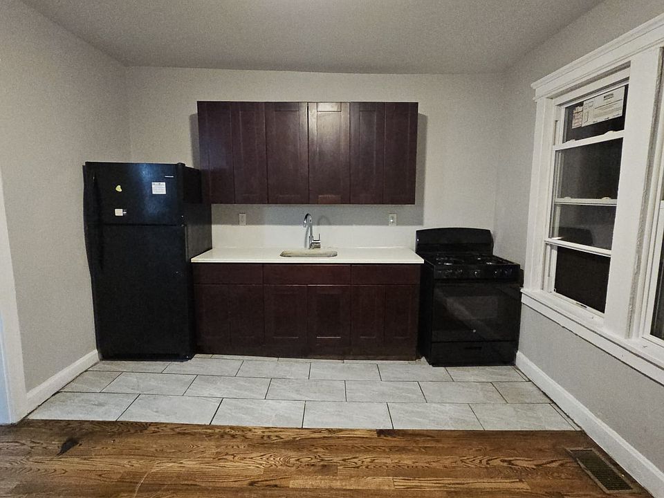 1st image of 277 S Clinton St #1R