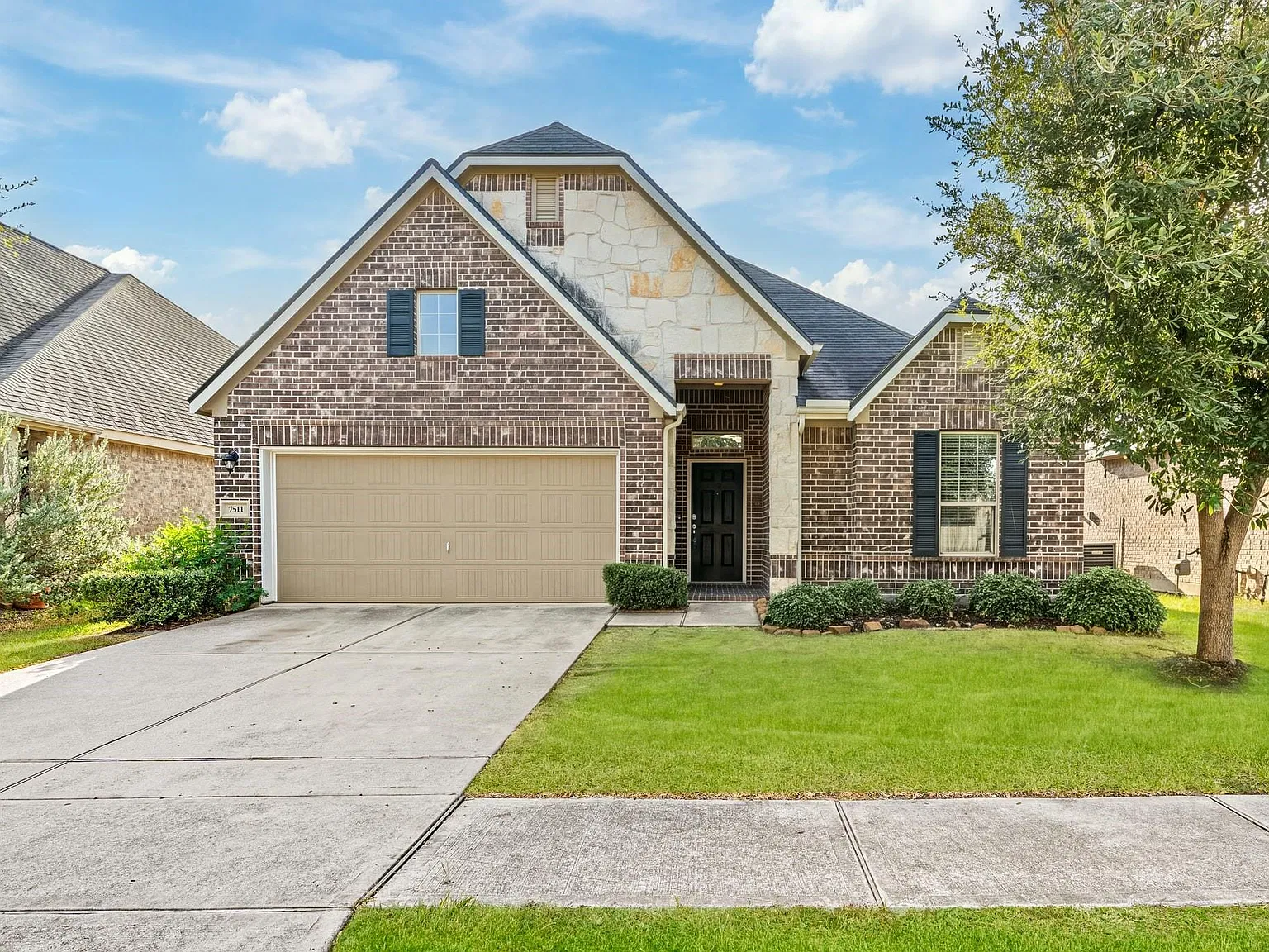 4 bed, 2.0 bath, 2171 sqft, $2,900 — Photo 2
