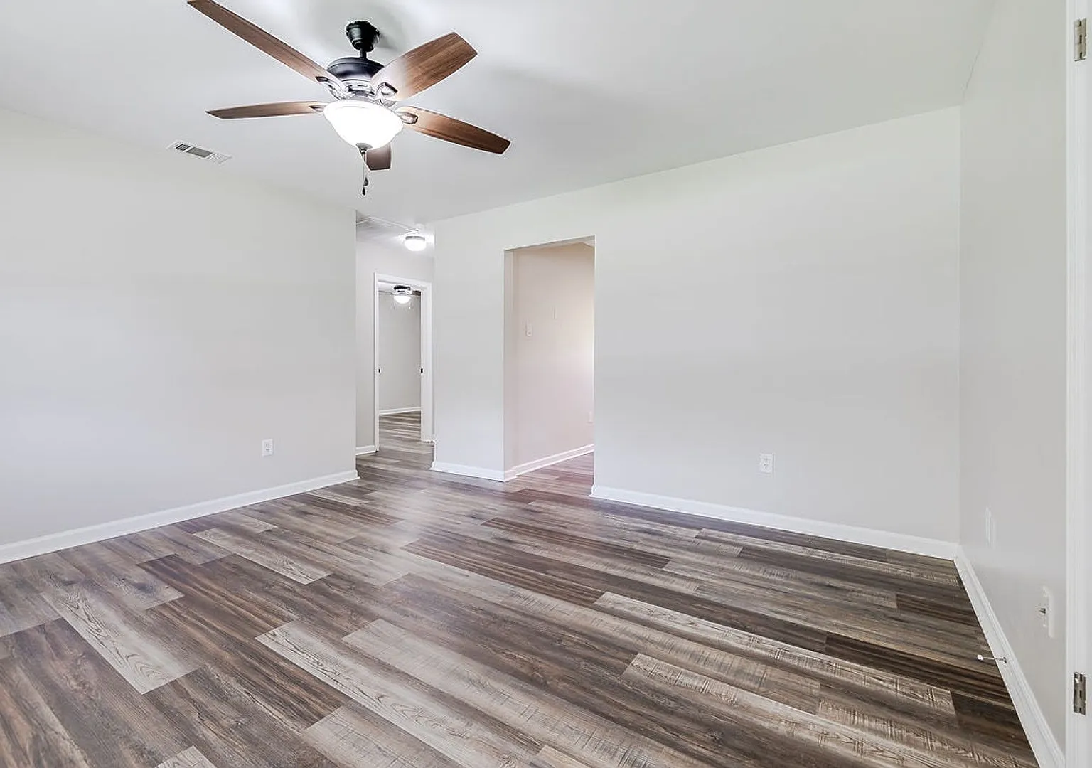 Newly Renovated 2BR/1BA Duplex in Springfield, GA! — Photo 4