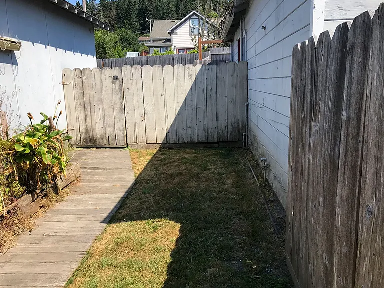 576 Main St — Photo 19