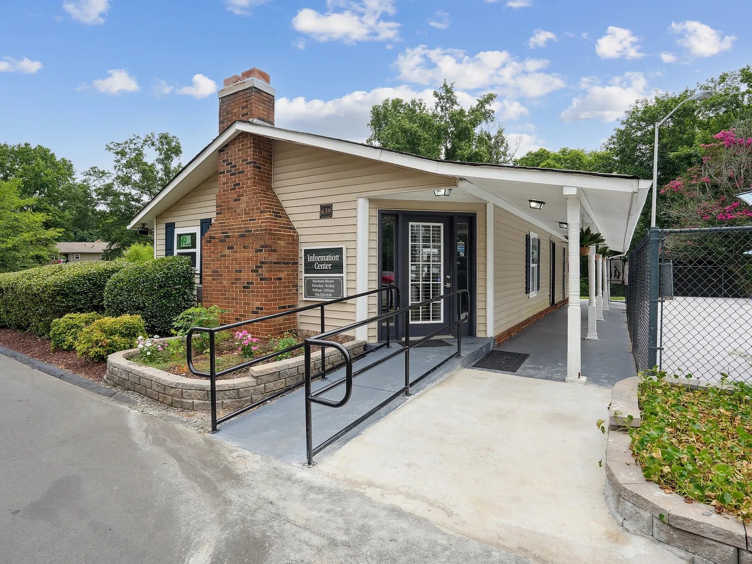 The Highlands Apartments — Photo 1