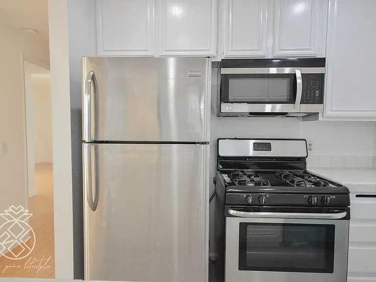 1727 Glendon Ave #104 — Photo 20