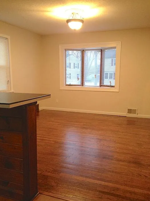 2 bed, 1000 sqft, $1,750 — Photo 2