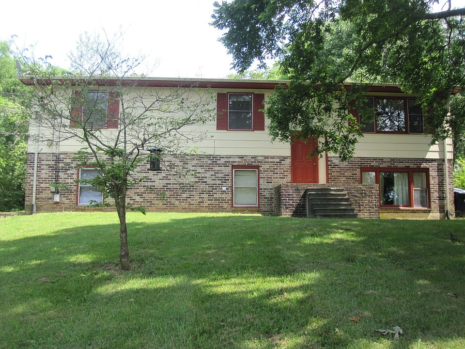 2 Story Brick and Vinyl Home