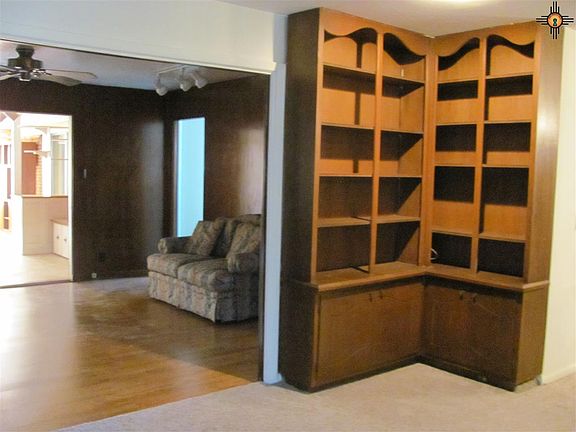 5th image of 821 E Eagle Dr