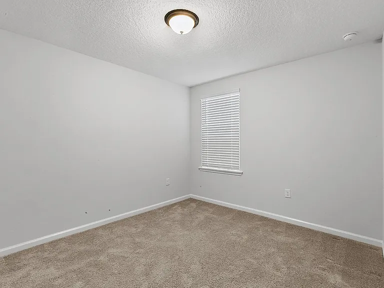 11210 Minnetta Ct — Photo 14
