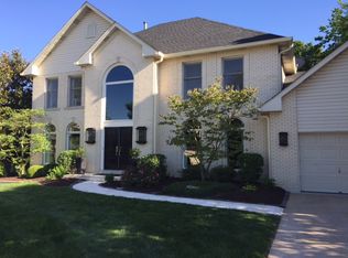 620 Carman Meadows Dr, Ballwin, MO 63021