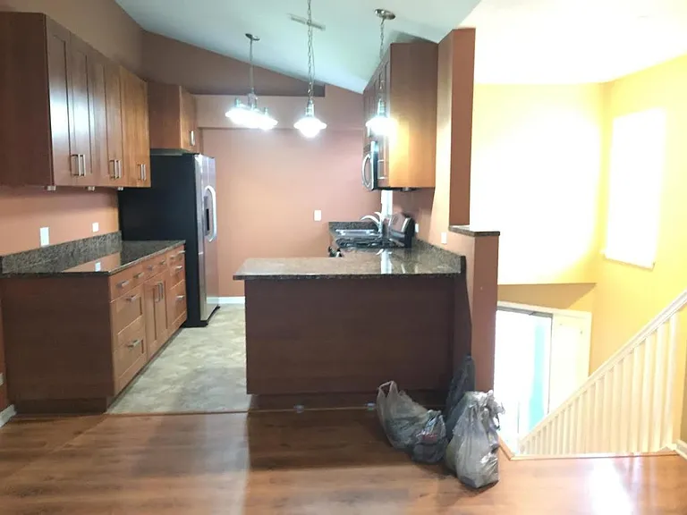 928 Ridgefield Ln — Photo 2