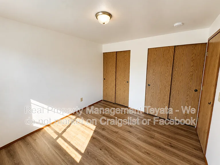 2915 Moore St — Photo 9