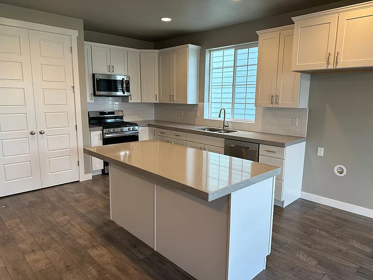 5016 W Evergreen Ln — Photo 6