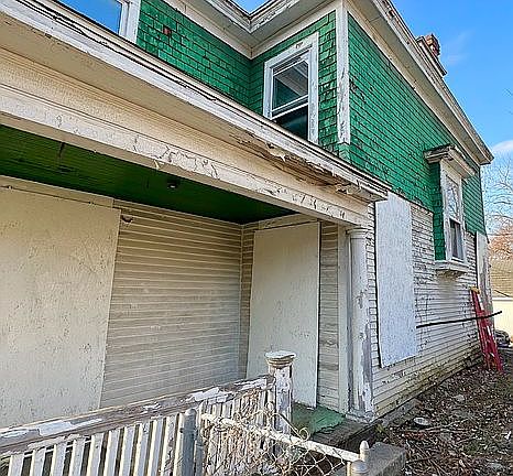 4th image of 1512 S A St