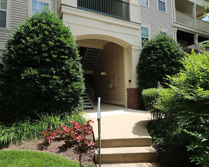 15305 Diamond Cove Ter #7-B — Photo 24