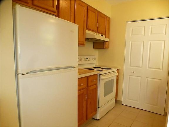 2nd image of 49 Glenridge Drive #49