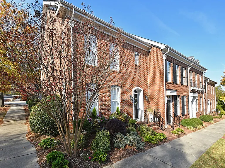 8643 Beaver Creek Dr — Photo 10